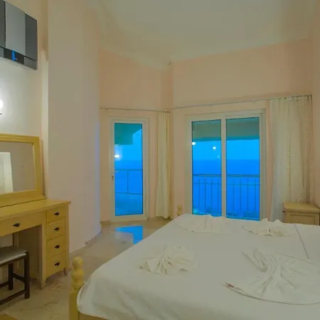 Denize Sifir Ozel Plajli Villa