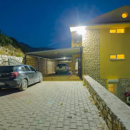 Denize Sifir Ozel Plajli Vilă *